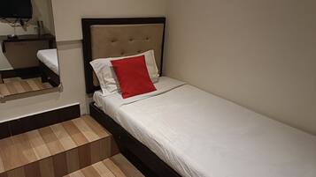 Basic Single Room | Desk, laptop workspace, free WiFi, bed sheets