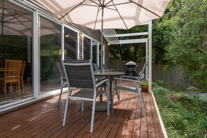Outdoor dining - Casey (Anglesea)