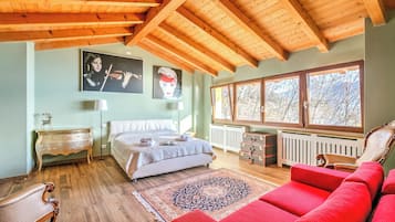 3 bedrooms, free WiFi, bed sheets
