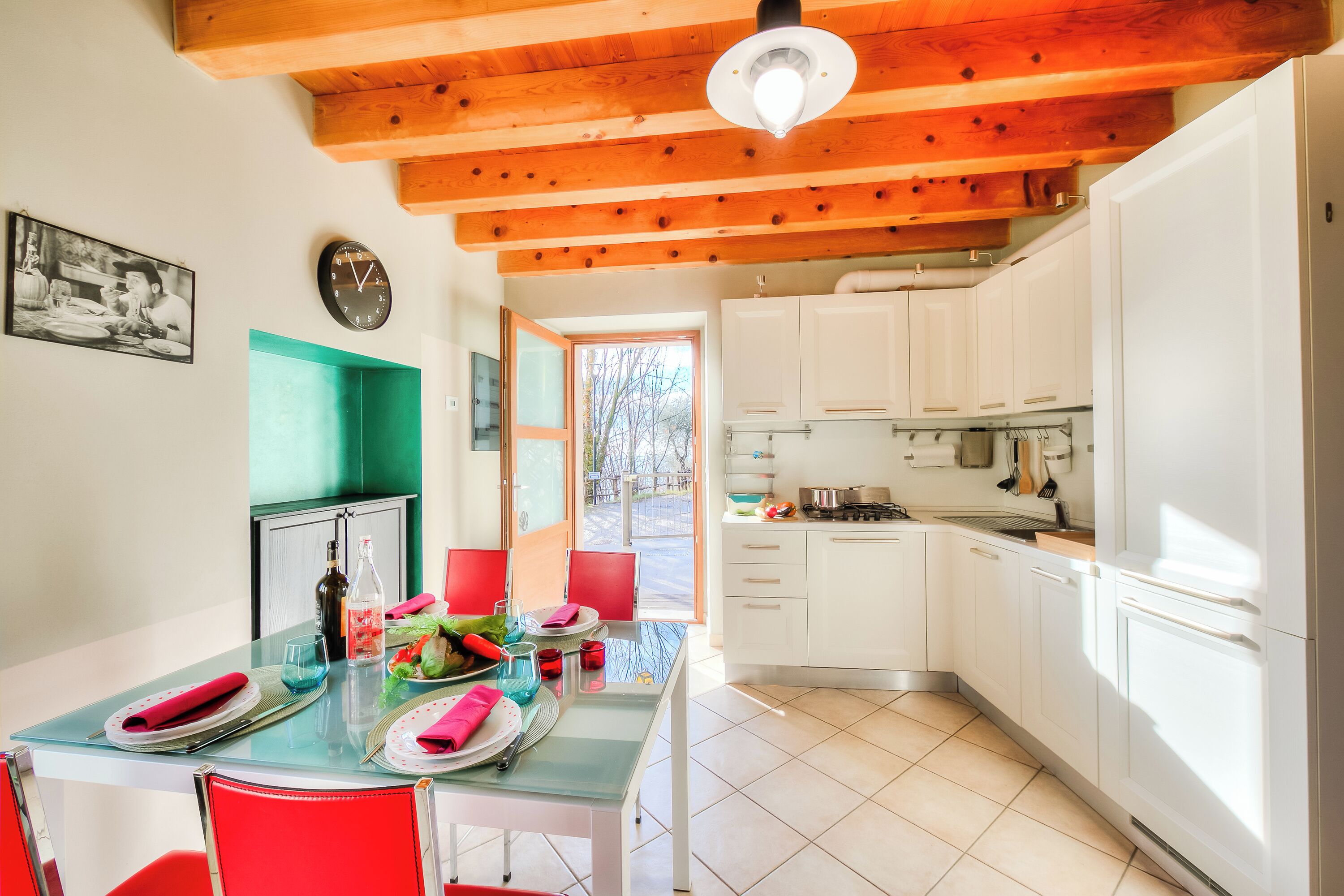 Family House, 3 Bedrooms, 2 Bathrooms, Mountainside (Faby House On Hilly Area & Lake View) | Private kitchen