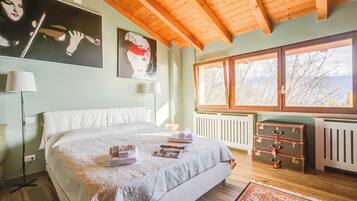 Nhà dành cho gia đình, nhiều phòng ngủ, 2 phòng tắm, cạnh núi (Faby House On Hilly Area & Lake View) | 3 phòng ngủ, truy cập Internet không dây miễn phí, bộ trải giường