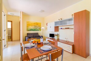 Family House, 2 Bedrooms, 2 Bathrooms (Villetta Relax with pool in residence) | Interior - Villetta Relax with pool in residence (Melendugno)