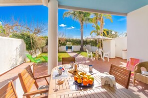 Family House, 2 Bedrooms, 2 Bathrooms (Villetta Relax with pool in residence) | Outdoor dining - Villetta Relax with pool in residence (Melendugno)