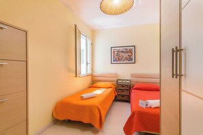 บ้านพักสำหรับครอบครัว, หลายห้องนอน, 2 ห้องน้ำ (Villetta Relax with pool in residence) | 2 ห้องนอน, Wi-Fi ฟรี, ผ้าปูที่นอน