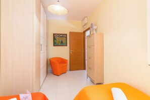 ファミリー ハウス ベッドルーム (複数) 2 バスルーム (Villetta Relax with pool in residence) | 2 室のベッドルーム、WiFi (無料)、ベッドシーツ