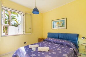 Familie huis, meerdere slaapkamers, 2 badkamers (Villetta Relax with pool in residence) | 2 slaapkamers, gratis wifi, beddengoed