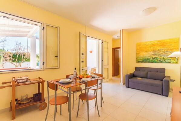 Dining - Villetta Relax with pool in residence (Melendugno)