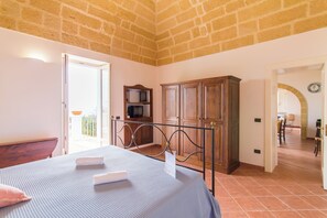 4 habitaciones, wifi gratis y ropa de cama