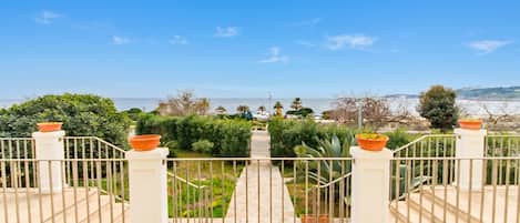 Maison Standard, plusieurs chambres (Villa Nice Sea View) | Terrain de lâhĂ©bergement