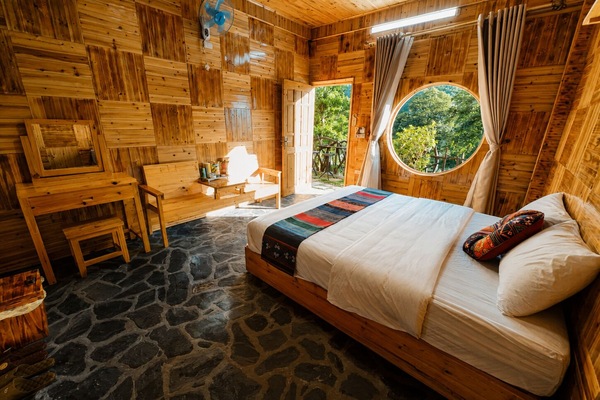Luxury Double Room, 1 King Bed, Mountain View | Premium bedding, pillowtop beds, soundproofing, WiFi (free)
