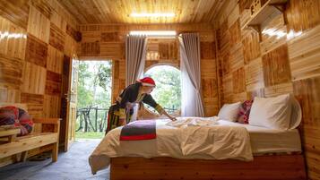 Luxury Double Room, 1 King Bed, Mountain View | Premium bedding, down comforters, pillowtop beds, soundproofing