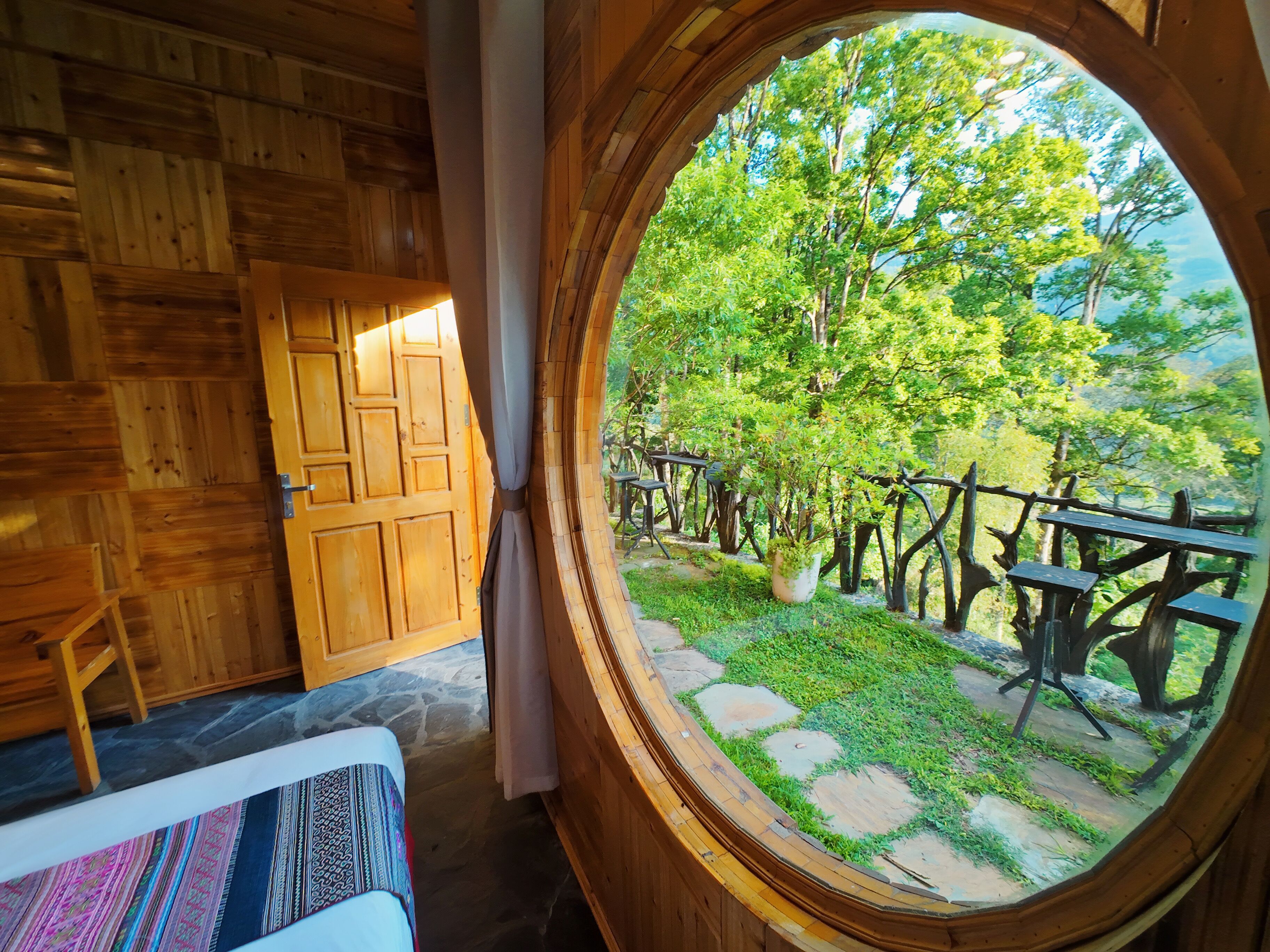 Premium bedding, down comforters, pillowtop beds, soundproofing