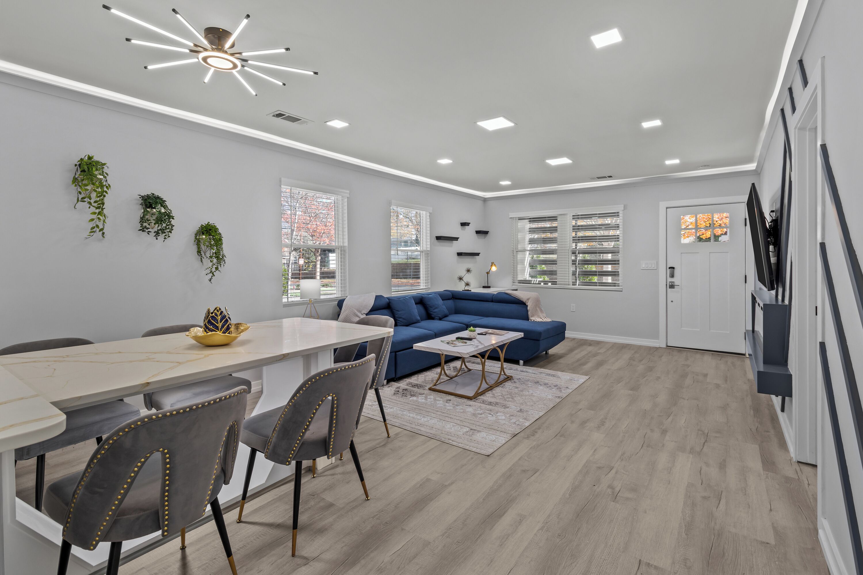 Luxury House, 4 Bedrooms, Terrace | In-room dining