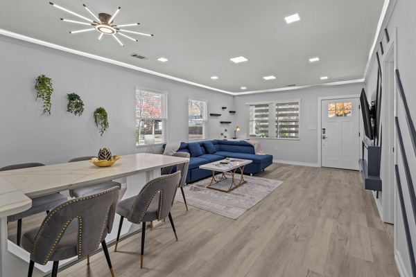Luxury House, 4 Bedrooms, Terrace | In-room dining