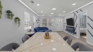 Luxury House, 4 Bedrooms, Terrace | In-room dining