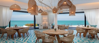 Anantara Santorini Abu Dhabi Retreat - Adults Only