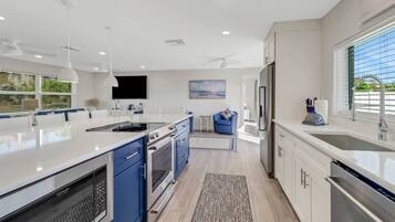 House (5609 Del Rio Ct) | Exterior