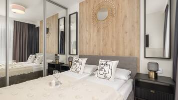 1 bedroom, bed sheets