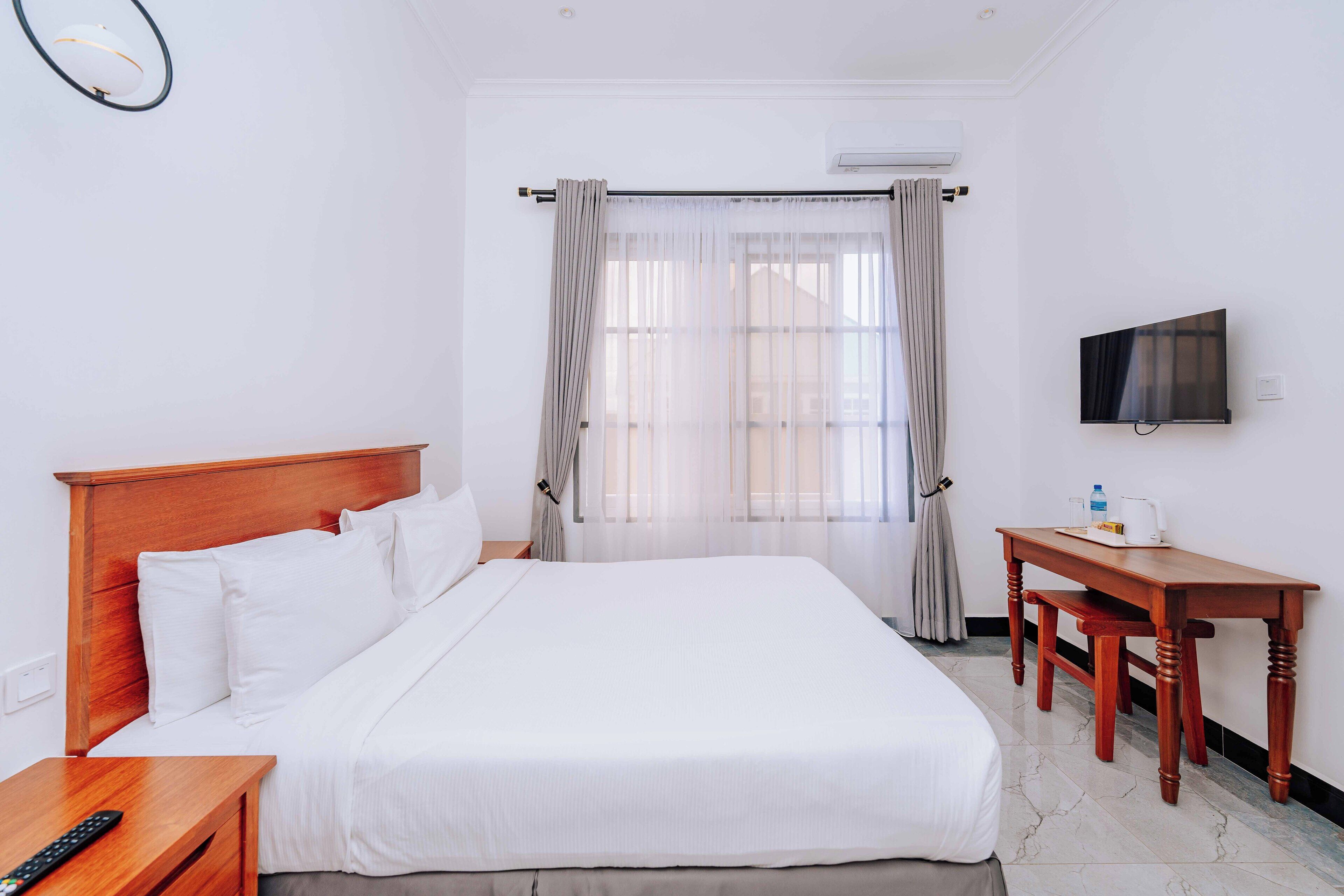 Decoración personalizada, muebles diferentes, escritorio y wifi gratis 