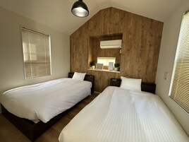 Basic/bbq grill/private dog run (Azure), Non Smoking | 1 bedroom, premium bedding, down comforters, individually furnished