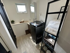Basic/bbq grill/private dog run (Cielo), Non Smoking | Bathroom | Separate tub and shower, deep soaking tub, free toiletries, hair dryer