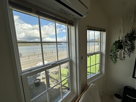 Basic/bbq grill/private dog run (Lago), Non Smoking | 1 bedroom, premium bedding, down comforters, individually furnished