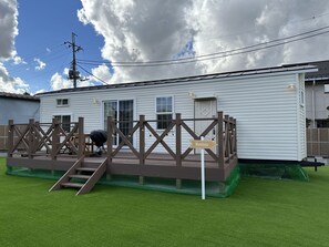 Basic/bbq grill/private dog run (Montana), Non Smoking | Terrace/patio