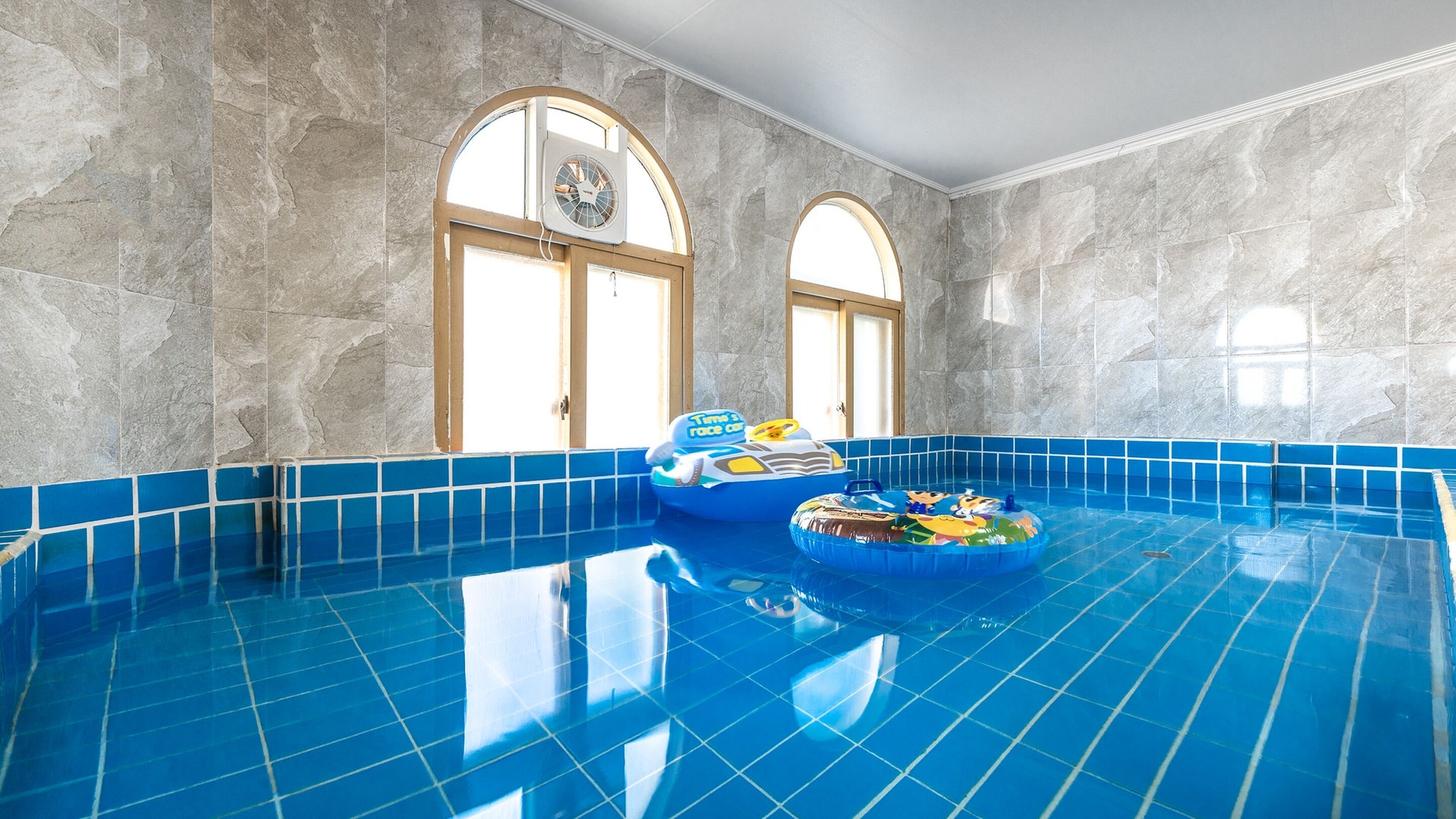 Basic Room, 2 Bedrooms (blue sky) | 1 bilik tidur, Wi-fi percuma 