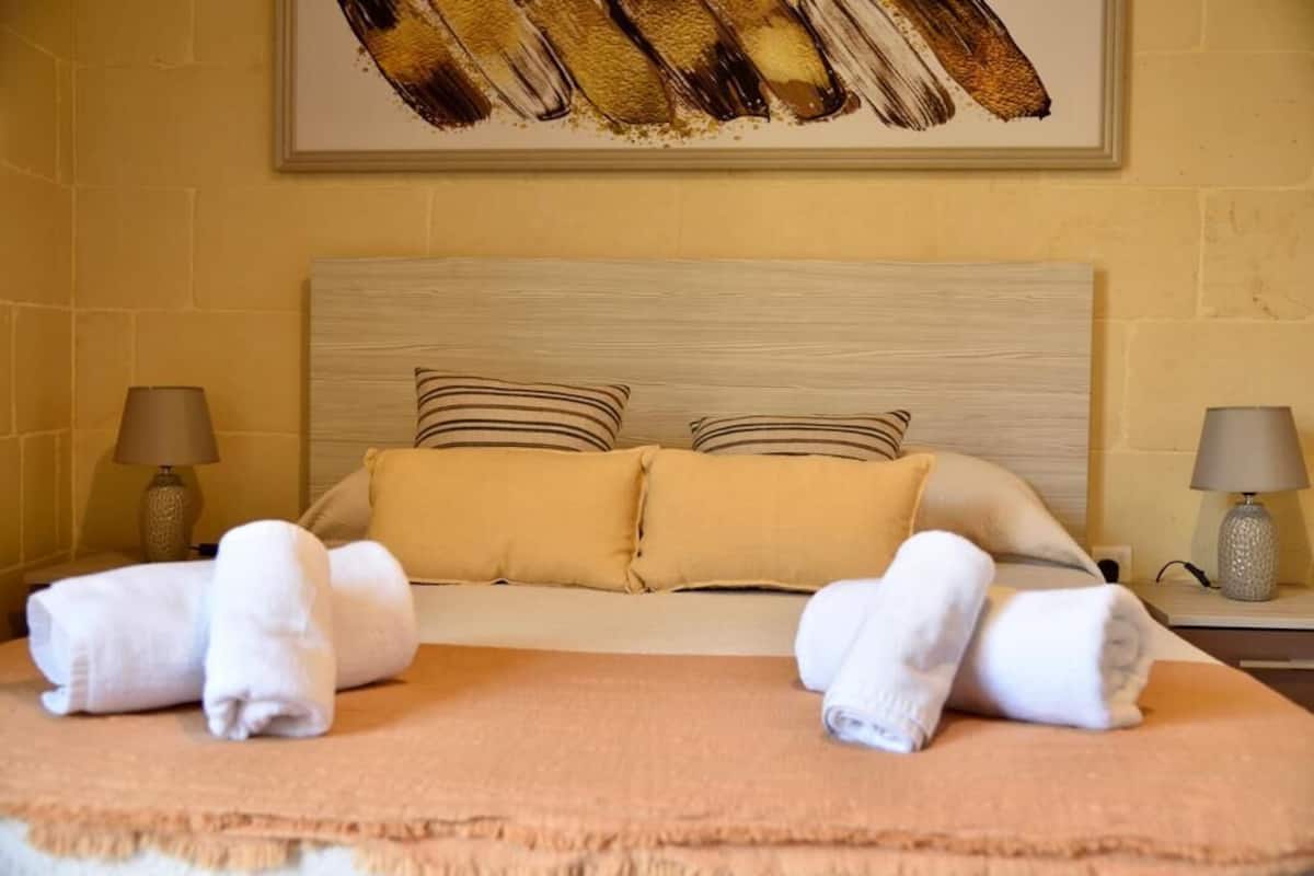 Classic Double Room | Cadar Frette Itali, peralatan tempat tidur premium