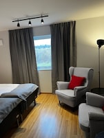 Twin Room | WiFi (free), bed sheets