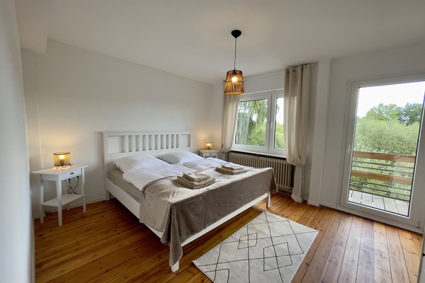 2 Schlafzimmer, Schreibtisch, Reisekinderbett, kostenloses WLAN