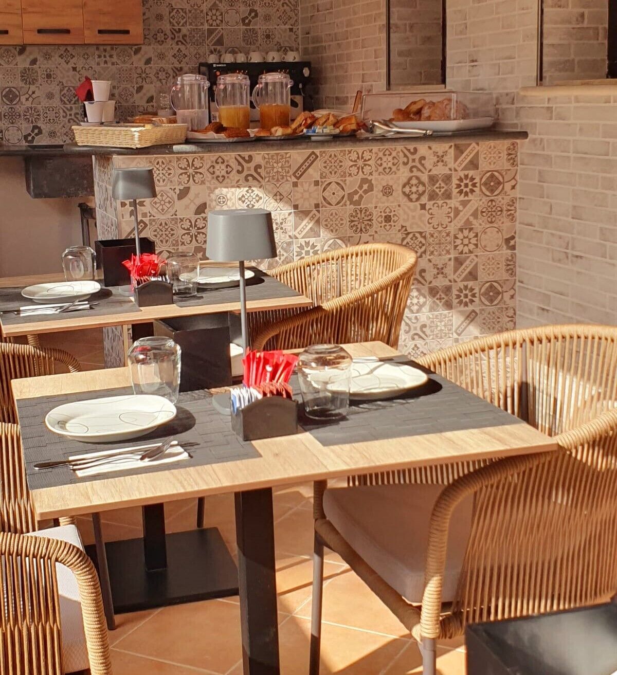 包含每日自助早餐