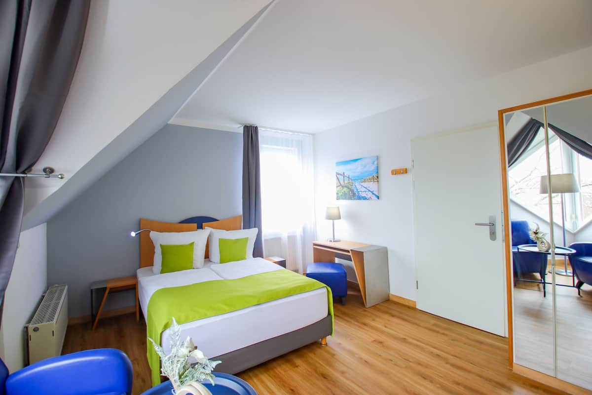 Desk, free WiFi, bed sheets