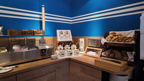 Sudah termasuk sarapan prasmanan setiap hari