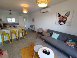Living area - Appartement Avec Extérieur, à 5 Minutes du Bord de mer ! (Olmeto)