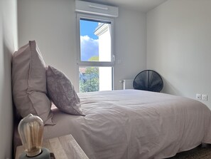 1 chambre, fer et planche à repasser, lit parapluie, Wi-Fi gratuit