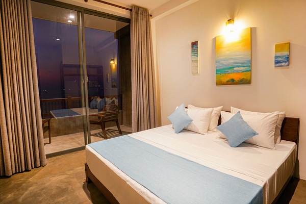 Deluxe Double or Twin Room, 1 King Bed, Non Smoking, Ocean View | Egyptian cotton sheets, premium bedding, Tempur-Pedic beds, minibar