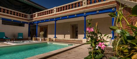 Alberca al aire libre