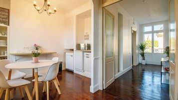 La Sultana | Shared kitchen | Shared fridge, microwave, oven, stovetop