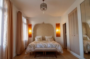 Ropa de cama de alta calidad, colchones Select Comfort y escritorio 