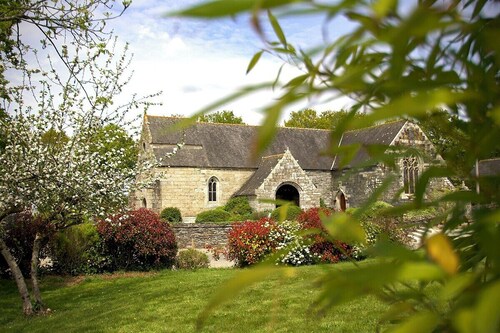 Country cottage with pool and spa, ideal for family vacations!