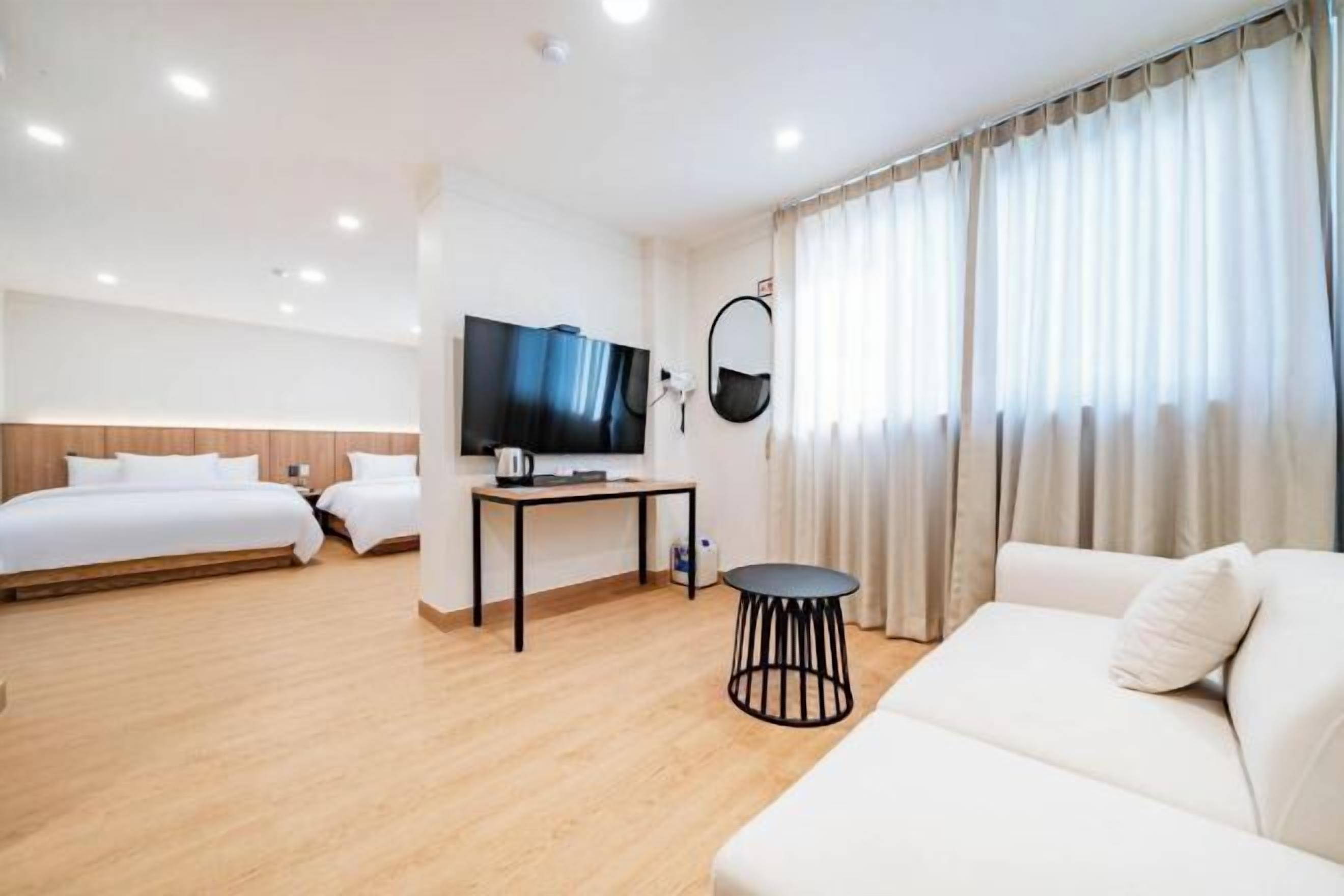 Soundproofing, free WiFi