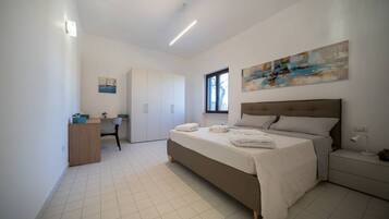 2 Schlafzimmer, Schreibtisch, WLAN, BettwÀsche