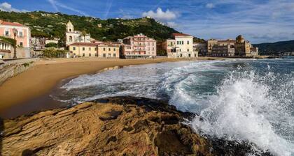 Easylife-Elegant villa between sea and history