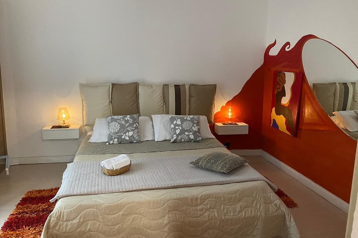 Apartamento exclusivo | 2 quartos, cofres nos quartos, escrivaninha, quartos à prova de som