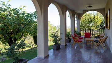 Villa, Smoking