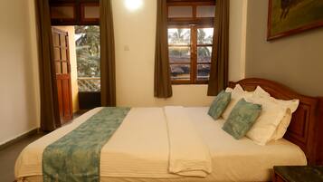 Deluxe Triple Room | Free WiFi, bed sheets