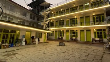 Mặt tiền nơi lưu trú