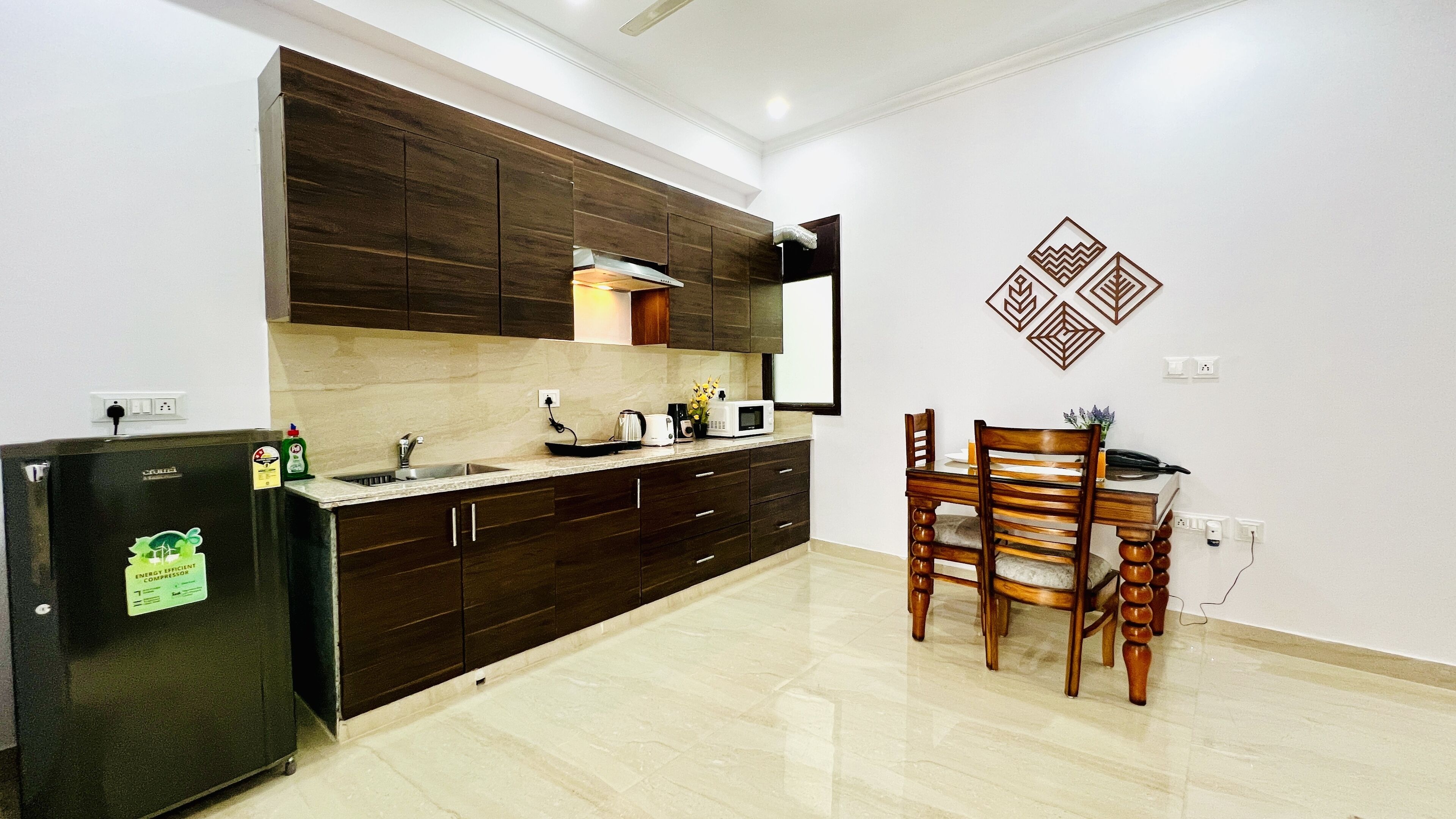 Superior One Bedroom Apartment | Yksityinen keittiö | Jääkaappi, mikroaaltouuni, astianpesukone, leivänpaahdin