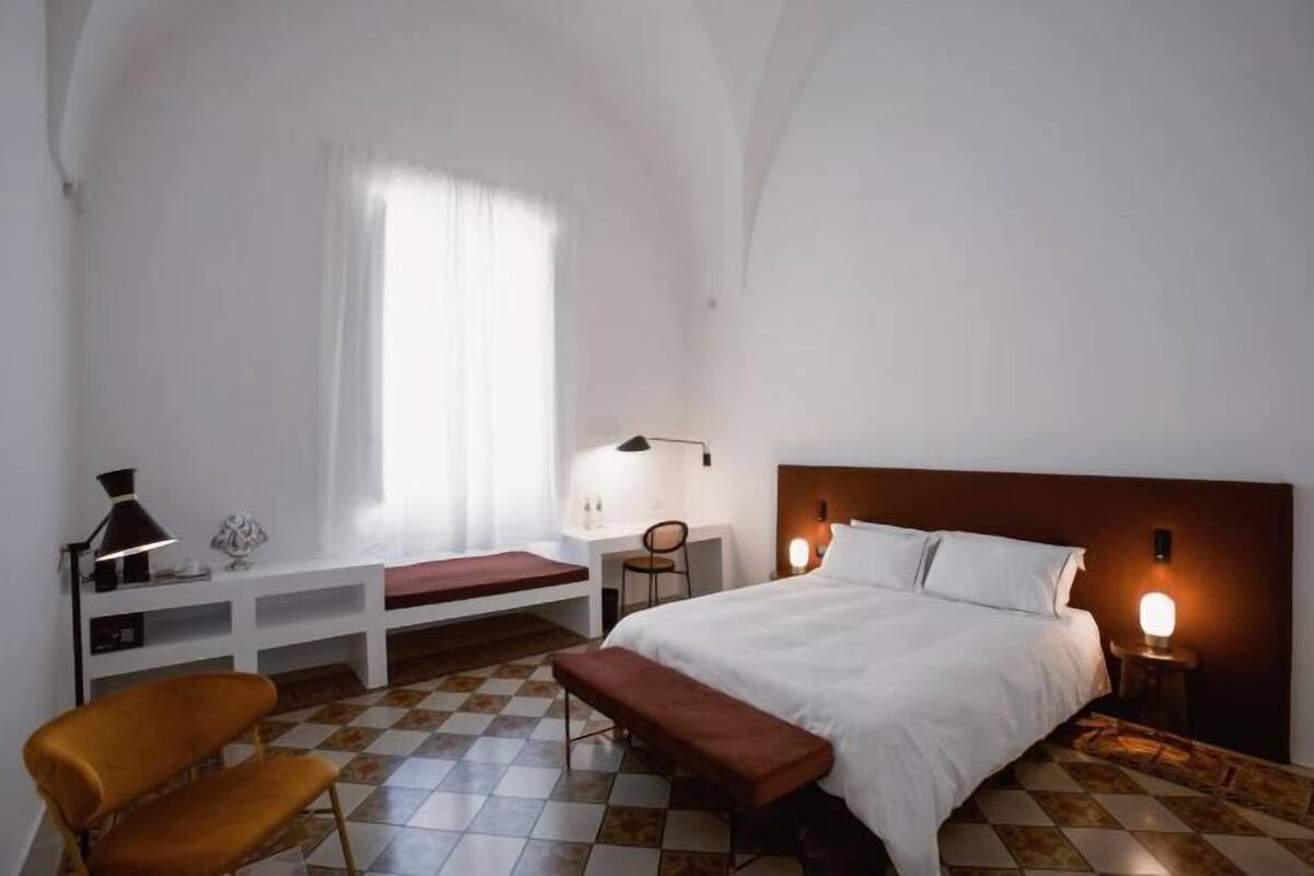 1 bedroom, in-room safe, individually decorated, individually furnished